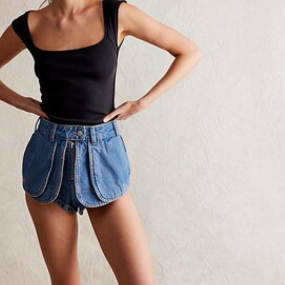 FREE PEOPLE WE THE FREE PRINCE STREET DENIM SHORTS SIZE 26 NWT